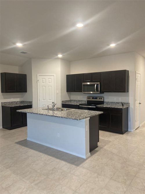 516 Taggart Trail, Jarrell, TX, 76537 | Card Image