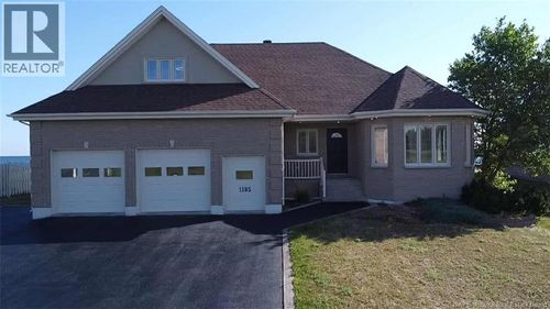 1185 Rue Jacques-Cartier, Beresford, NB, E8K1A6 | Card Image