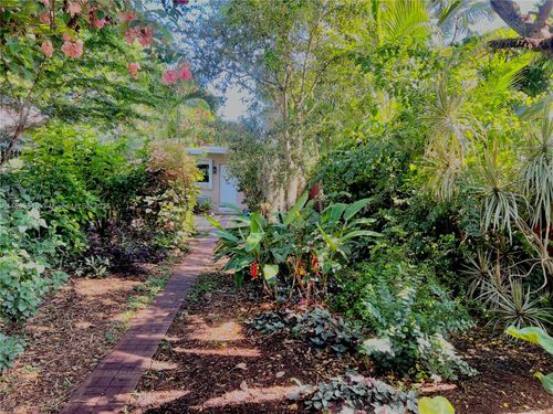 2-1566 Ne 33rd St Rear Cottage, Oakland Park, FL, 33334 | Card Image