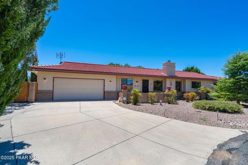 11185 E Navajo Dr, Dewey-Humboldt, AZ, 86327-5617 | Card Image