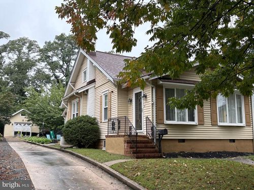 911 Highland Ave, PALMYRA, NJ, 08065-1926 | Card Image