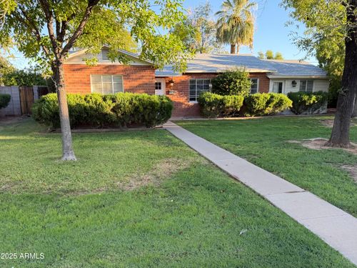 2834 E Avalon Dr, Phoenix, AZ, 85016-7502 | Card Image