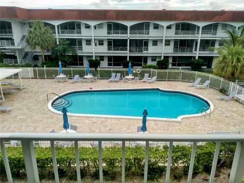 315-b-581 Blue Heron Dr, Hallandale Beach, FL, 33009-5738 | Card Image