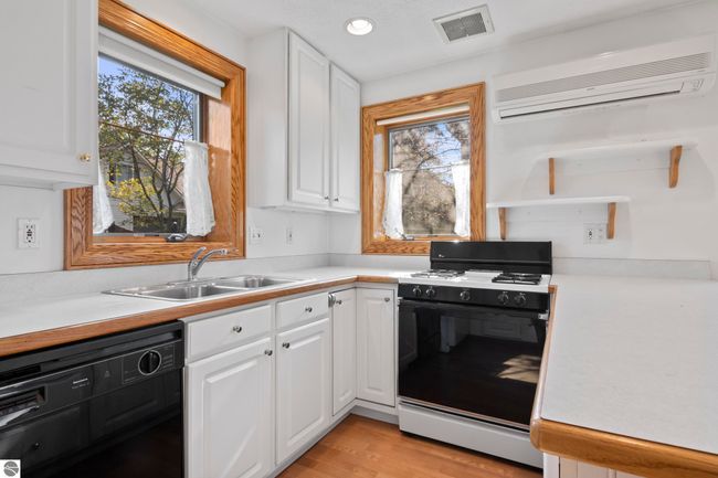 12305 3 Rd St, House other with 5 bedrooms, 4 bathrooms and null parking in Kewadin MI | Image 53