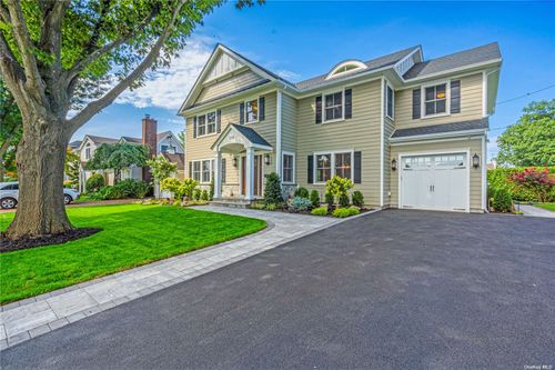 234 Wellington Road, Garden City, NY, 11530 | Card Image