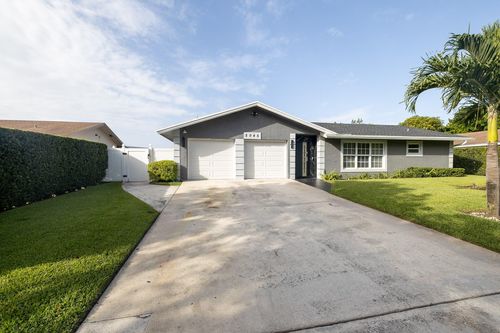 2045 Pinehurst Dr, West Palm Beach, FL, 33407-3545 | Card Image