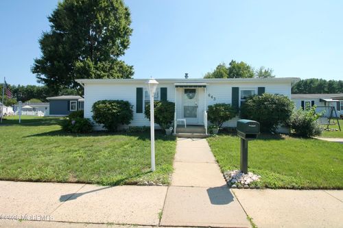 643 Dede Dr, Freehold, NJ, 07728-3405 | Card Image