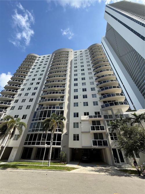 707-601 Ne 23rd St, Miami, FL, 33137-4964 | Card Image