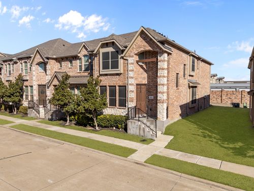 921 Shelby Ln, Lewisville, TX, 75056-3937 | Card Image