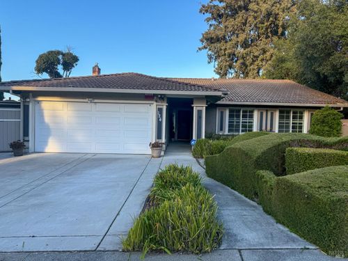 124 Gregory Ln, Vallejo, CA, 94591-4211 | Card Image