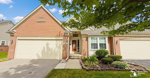 5492 Elmhurst Dr, Trenton, MI, 48183-7202 | Card Image