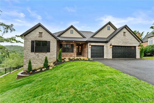 272 Merlot Ln, Saint Albans, MO, 63073-1212 | Card Image