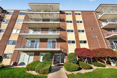 24a-2900 Maple Ave, Downers Grove, IL, 60515-4123 | Card Image