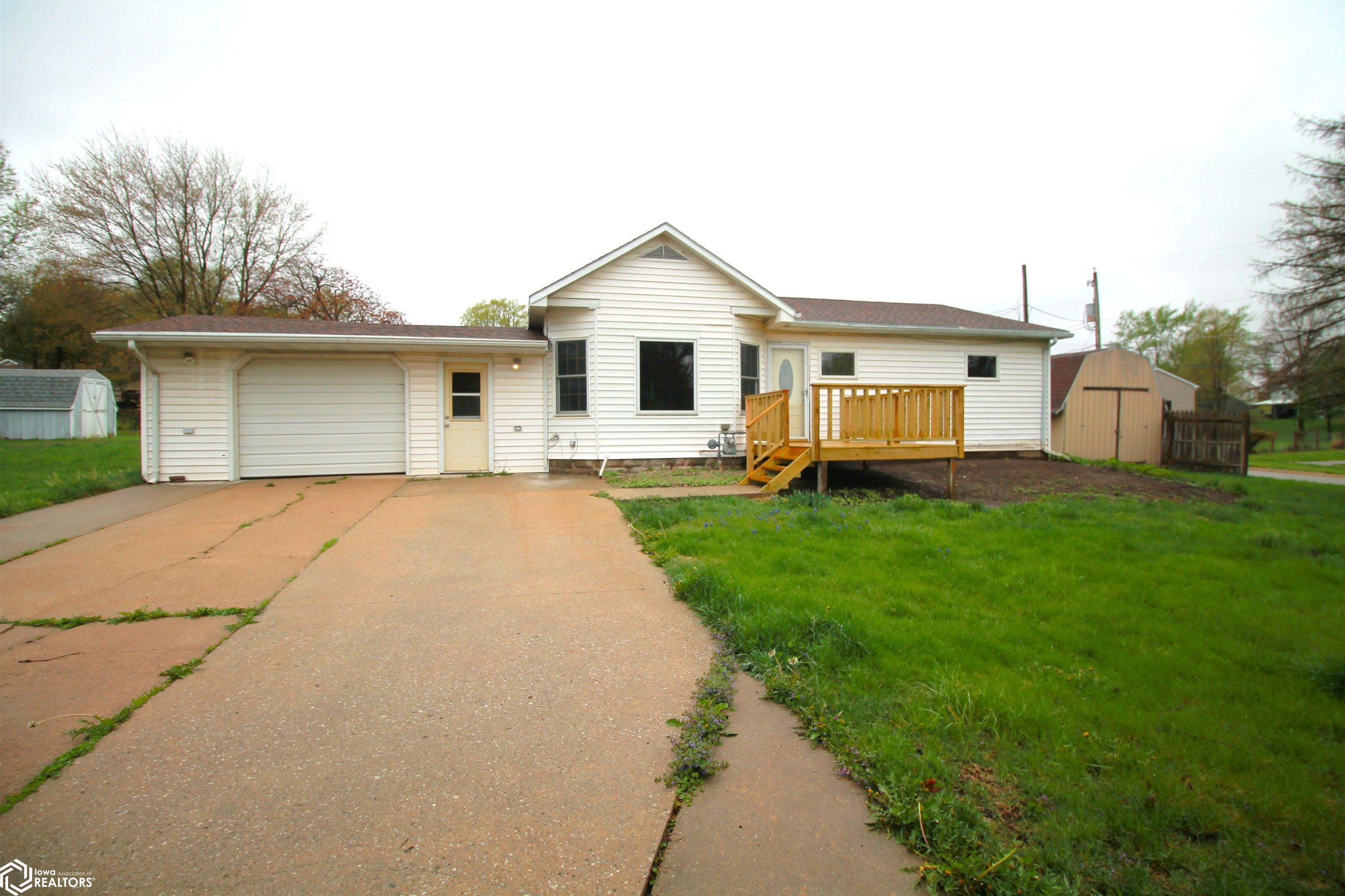 20th St, Clarinda, IA 51632