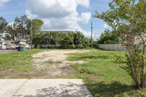 621 Hudson Ave, TAMPA, FL, 33606-3926 | Card Image