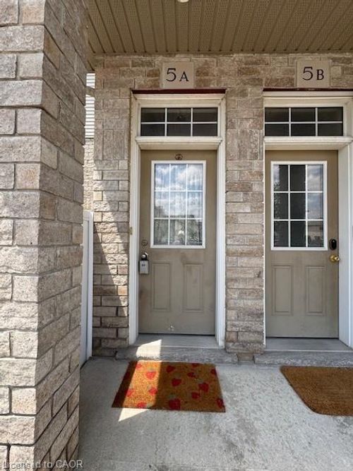 5a-240 Westmeadow Dr, Kitchener, ON, N2N0A1 | Card Image