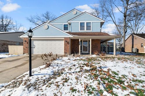 8951 Willowgate Ln, Huber Heights, OH, 45424-6416 | Card Image