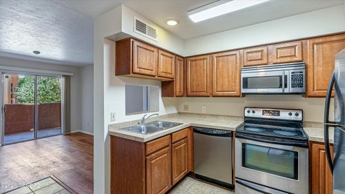 102-1810 E Blacklidge Drive, Tucson, AZ, 85719 | Card Image