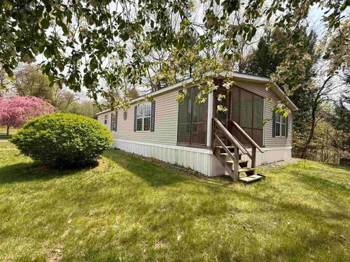 18 Lindy Road, Vernon, VT, 05354 | Card Image