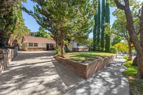 1936 Montecito Dr, Glendale, CA, 91208-1822 | Card Image