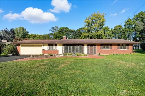 2215 S Linda Dr, Bellbrook, OH, 45305-1533 | Card Image