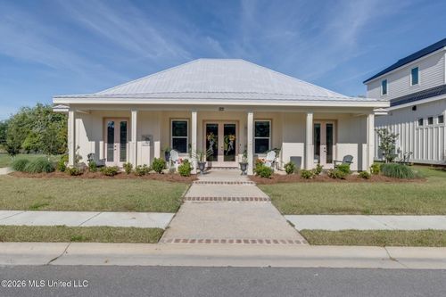 122 Seaside Oaks Dr, Pass Christian, MS, 39571-1200 | Card Image