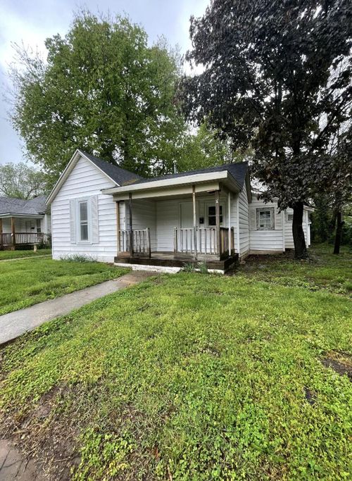911 S Missouri Ave, Springfield, MO, 65806-2835 | Card Image