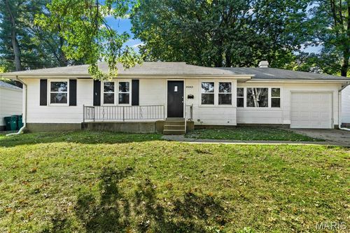 10043 Hedge Dr, Saint Louis, MO, 63137-1562 | Card Image