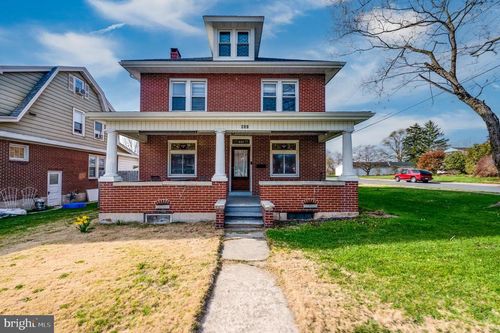 421 E Main St, FLEETWOOD, PA, 19522-1418 | Card Image