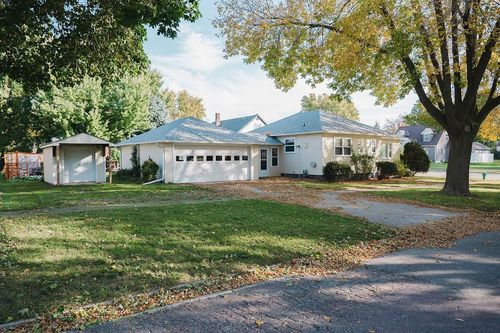 227 E 9th St, Blue Earth, MN, 56013-2036 | Card Image