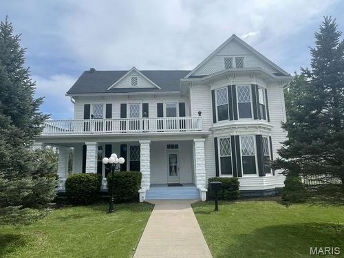 327 W Locust St, Paris, MO, 65275-1305 | Card Image