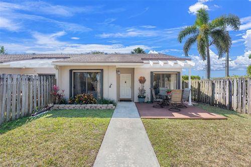 1064 E Lakes Dr, Deerfield Beach, FL, 33064 | Card Image