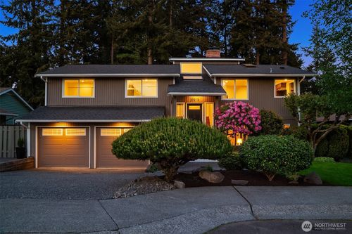 20213 84th Place W, Edmonds, WA, 98026 | Card Image