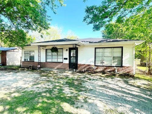 910 Orchard St, Ada, OK, 74820-2424 | Card Image