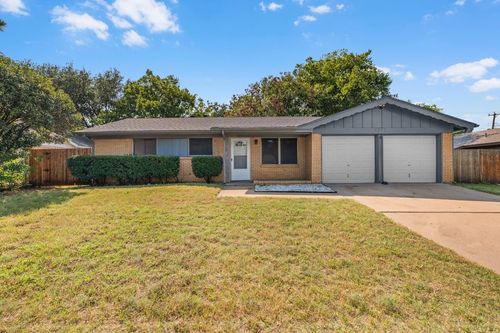 1337 Harrison Ln, Hurst, TX, 76053-4050 | Card Image