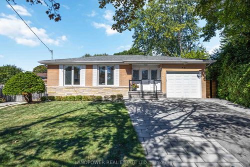 48 Marowyne Dr, North York, ON, M2J2A5 | Card Image