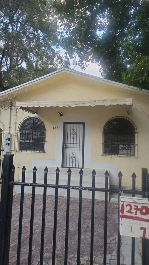 a-1270 Nw 29th Ter, Miami, FL, 33142-6627 | Card Image