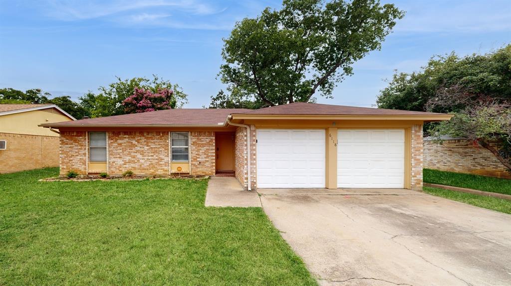 Springwood Dr, Arlington, TX 76001