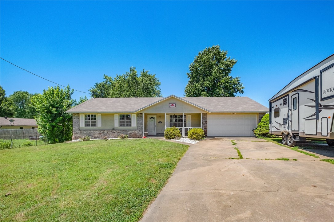 Honeysuckle St, Lowell, AR 72745