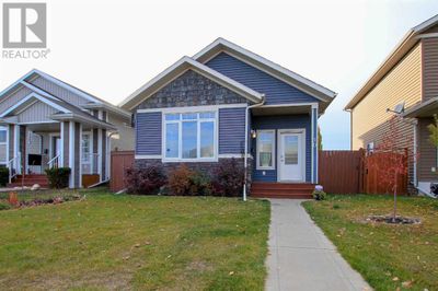 10 Cedar Sq, House other with 3 bedrooms, 3 bathrooms and 2 parking in Blackfalds AB | Image 1