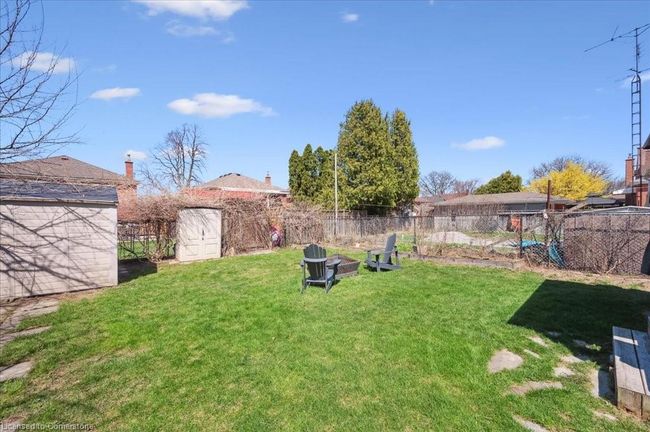 272 E 35 Th St, House other with 4 bedrooms, 2 bathrooms and 3 parking in Hamilton ON | Image 32