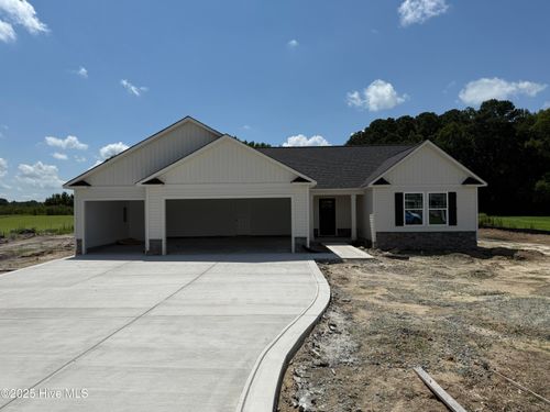 103 Maxwell Farm Ln, Selma, NC, 27576-4403 | Card Image