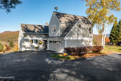 70 Stoney Ledge Rd, House other with 4 bedrooms, 4 bathrooms and null parking in Williamstown MA | Image 2