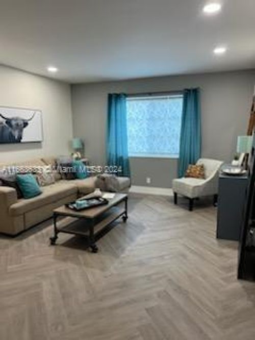 apt-218c-659 W Oakland Park Blvd, Wilton Manors, FL, 33311-1767 | Card Image