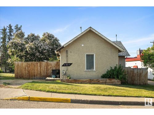 4908 49 Ave, Onoway, AB, T0E0B8 | Card Image
