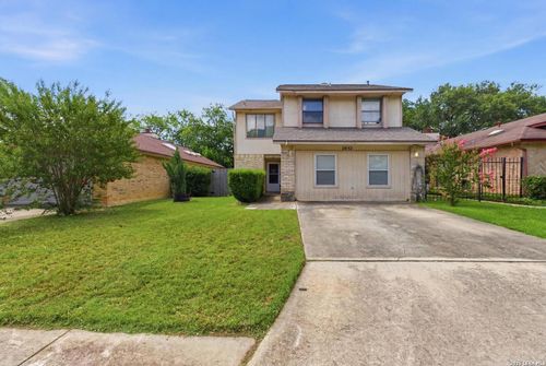 2952 Wood Cir, San Antonio, TX, 78251-1842 | Card Image