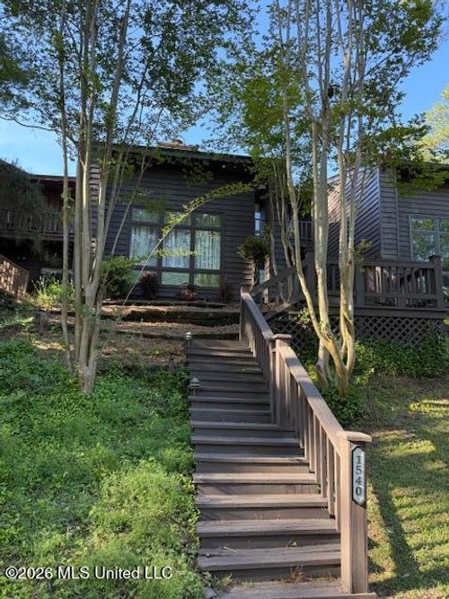 1540 Lakeside Dr, Jackson, MS, 39216-4807 | Card Image