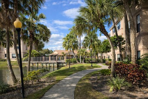 6302-2926 S University Dr, Davie, FL, 33328-1455 | Card Image