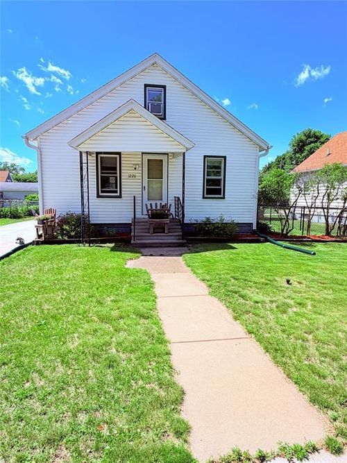 1220 Barron St, Eau Claire, WI, 54703-3004 | Card Image