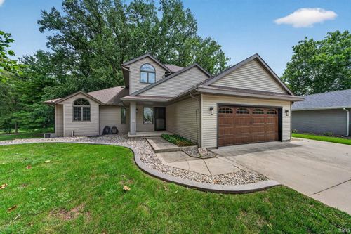 2208 Cambridge Dr, Goshen, IN, 46528-5715 | Card Image